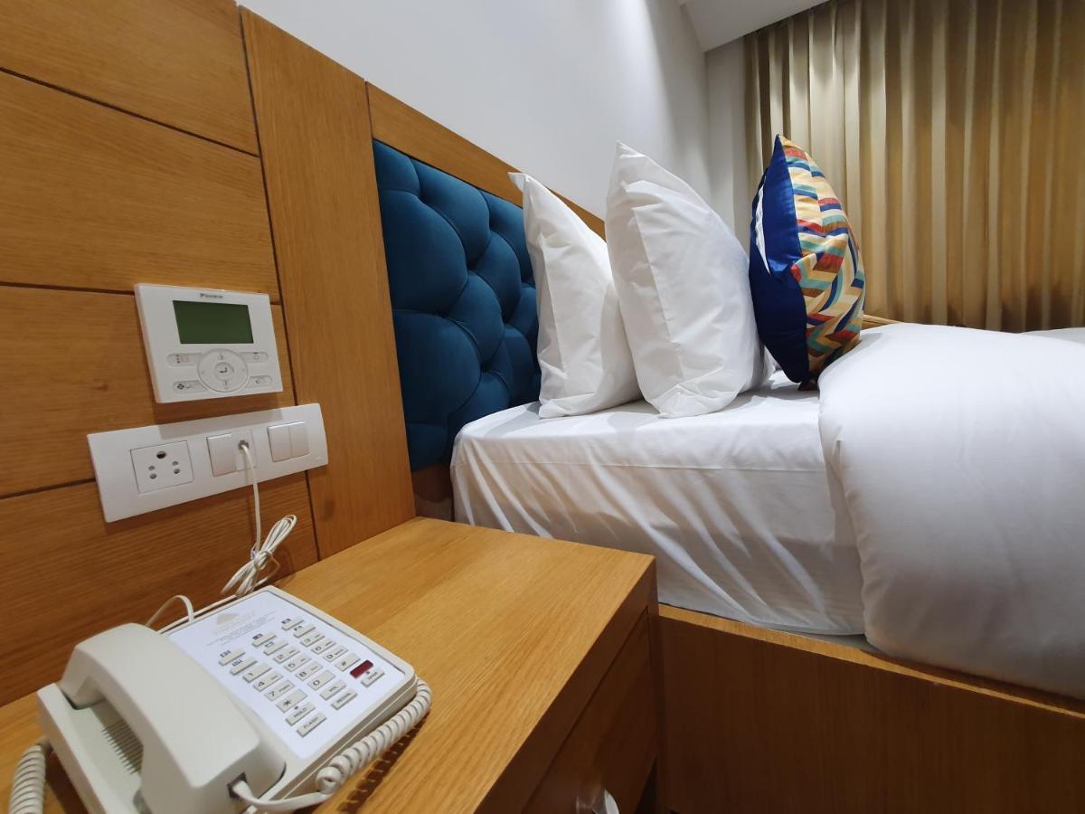 Hotel Classio Royale Amritsar Exterior foto